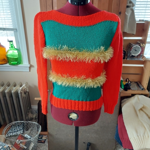 Christmas Sweater and Scarf Handcrafted Red Green Hold Small - Picture 7 of 10